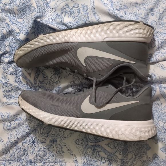 Nike Men's Revolution Shoe - Picture 4 of 7